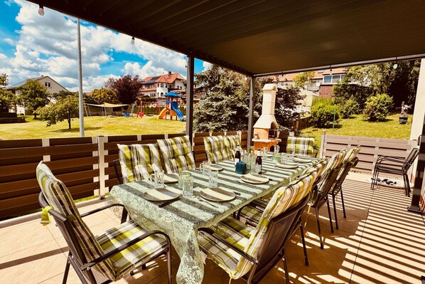 Outdoor dining