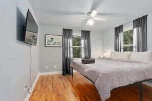 2 chambres, fer et planche à repasser, Wi-Fi, draps fournis