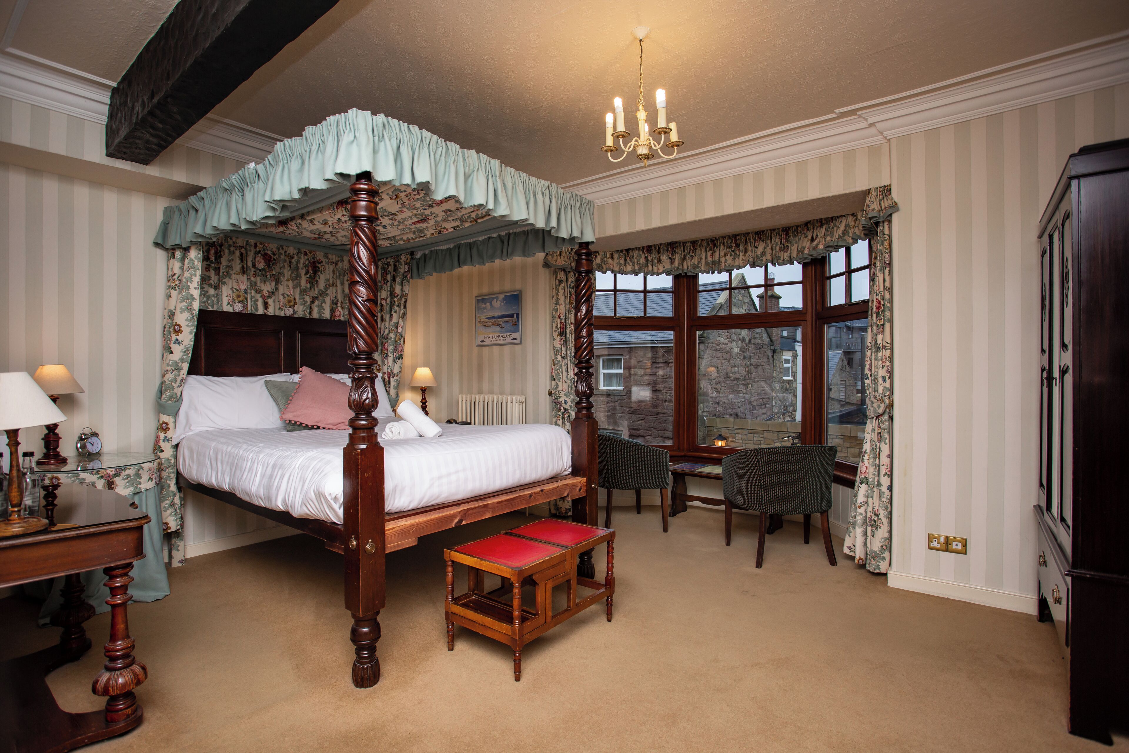 واي فاي مجانًا وملاءات أسرّة