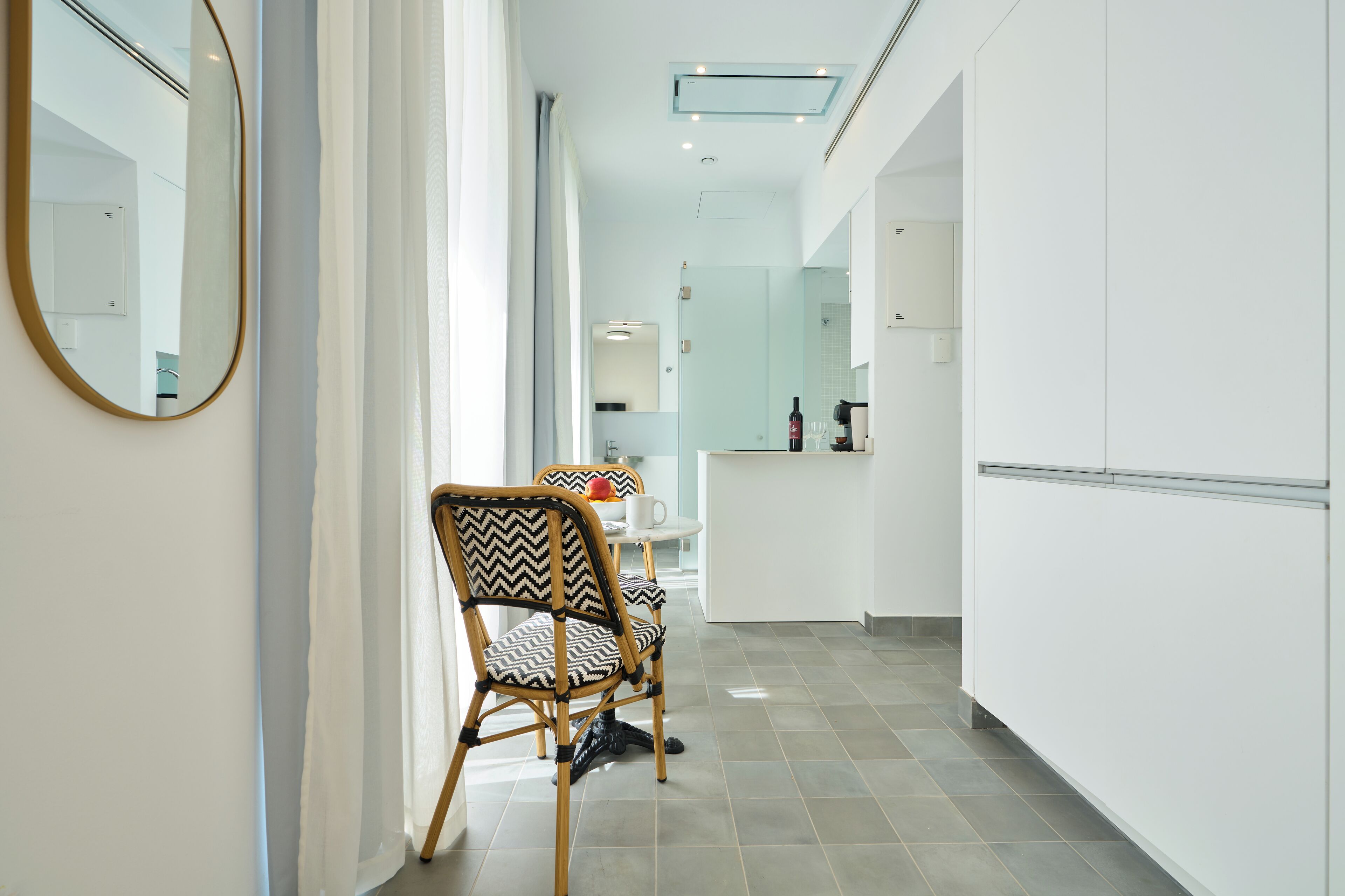 Estudio Signature, 1 cama doble, cocina | Zona de estar | Smart TV de 40 pulgadas con canales digitales, Netflix