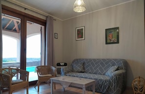 Smart-TV, Kamin, DVD-Player