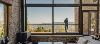 Unique chalet with breathtaking view in the mountains, 20 minutes from the sea!