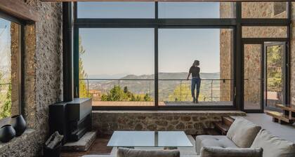 Unique chalet with breathtaking view in the mountains, 20 minutes from the sea!