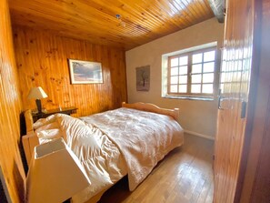 7 soverom, strykejern/-brett, wi-fi og sengetøy