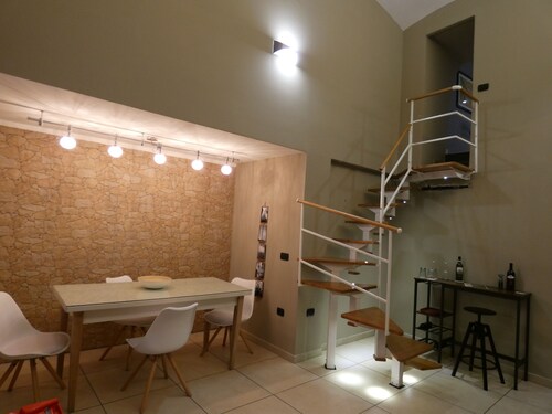 Antique dwelling, strategically located for Naples, Sorrento, Pompeii, Positano.