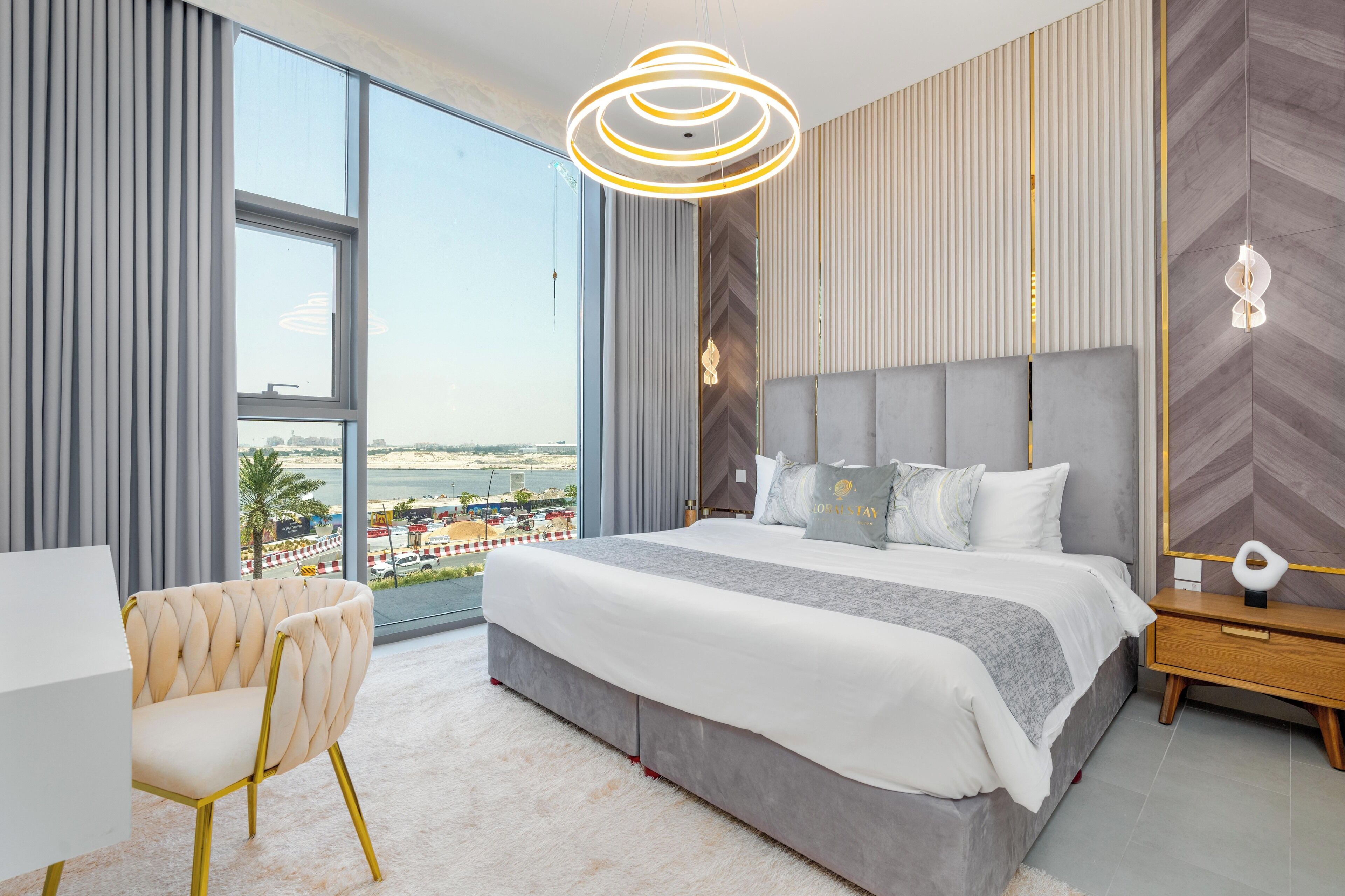 Departamento Deluxe, 2 habitaciones, cocina, vista al canal | 2 habitaciones, decoración personalizada y muebles diferentes 