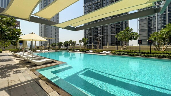 Outdoor pool, a heated pool