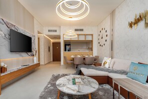 Departamento Deluxe, 2 habitaciones, cocina, vista al canal | 2 habitaciones, decoración personalizada y muebles diferentes 