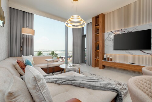 GLOBALSTAY. Creek Rise Tower 1 Elegant Apartment