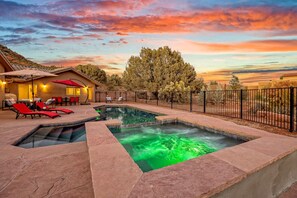 A heated pool - Serene Retreat - Heated Pool, Spa, Firepit, 2 Acre (Sedona)