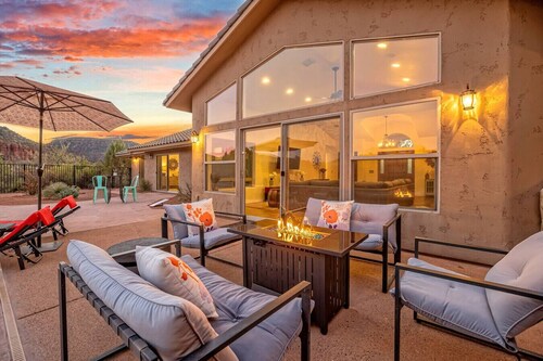 Serene Retreat - Heated Pool, Spa, Sauna, Grass Pickleball