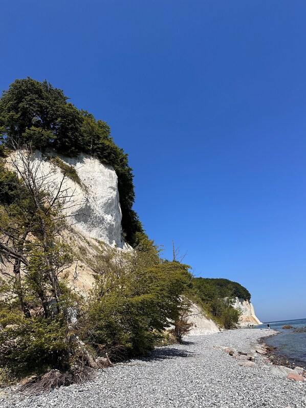 On the beach, sun loungers - House Breeger Anker | VACATION HOME NEAR THE BEACH IN BREEGE (Breege)