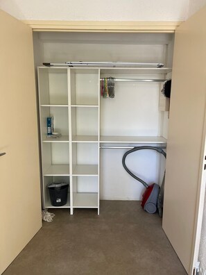 Interior - Studio Jules Verne 15 min des Plages (Narbonne)