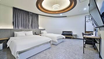 Ropa de cama de alta calidad y escritorio