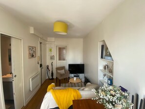Living area - Appartement Parisien Familial à Proximité des Jeux - Majordome à Disposition (Paris)
