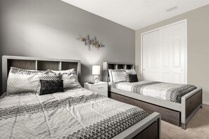9 Schlafzimmer, Bügeleisen/Bügelbrett, Reisekinderbett, WLAN