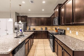 Fridge, stovetop, dishwasher, coffee/tea maker - Luxury 9BR Villa in Kissimmee | Sleeps 18 Guests (Kissimmee)