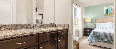 9 chambres, fer et planche Ă repasser, lit parapluie, Wi-Fi