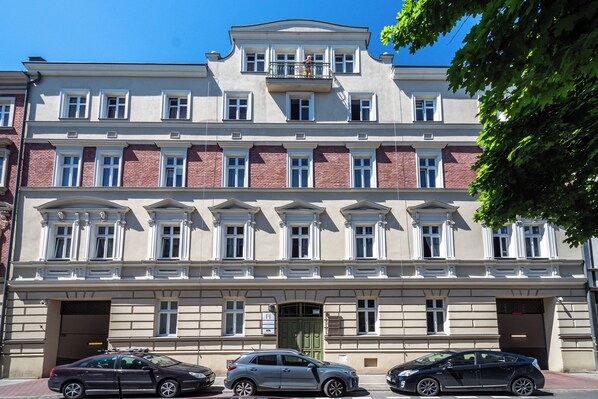 Front of property - RentPlanet - Apartament Ariańska (Kraków)