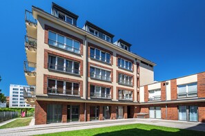 Front of property - RentPlanet - Apartament Ariańska (Kraków)