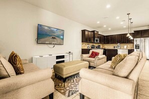 Tv, dvd-spelare och bordsfotboll