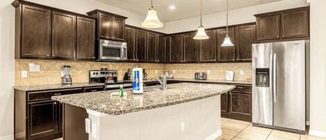 Refrigerador, microondas, parrilla de estufa y lavavajillas