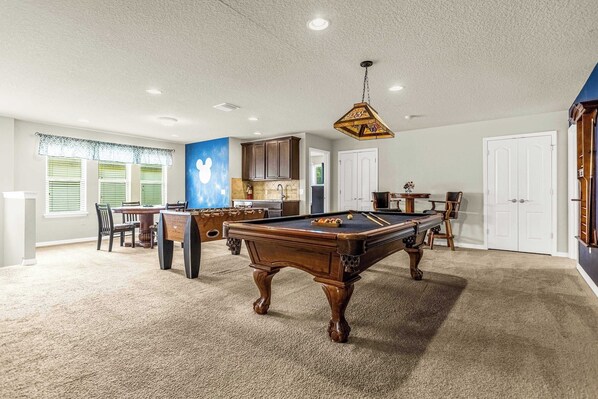 Games room - Family-Friendly Villa: 9BR, Pool & Close to Disney (Kissimmee)