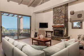 Smart TV - Astarte Villas - Stilvi 4 Bedroom Private Villa With Pool (RV3V+8VJ Zakynthos, Greece)