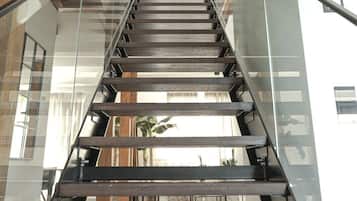 Apartamento exclusivo, 2 habitaciones | Mobiliario individual y sistema de insonorización