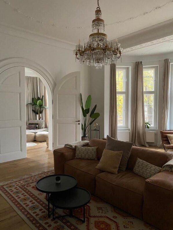 Apartamento design | Área de estar | Smart TV 60 polegadas com canais digitais