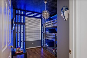 3 bedrooms, desk, iron/ironing board, WiFi