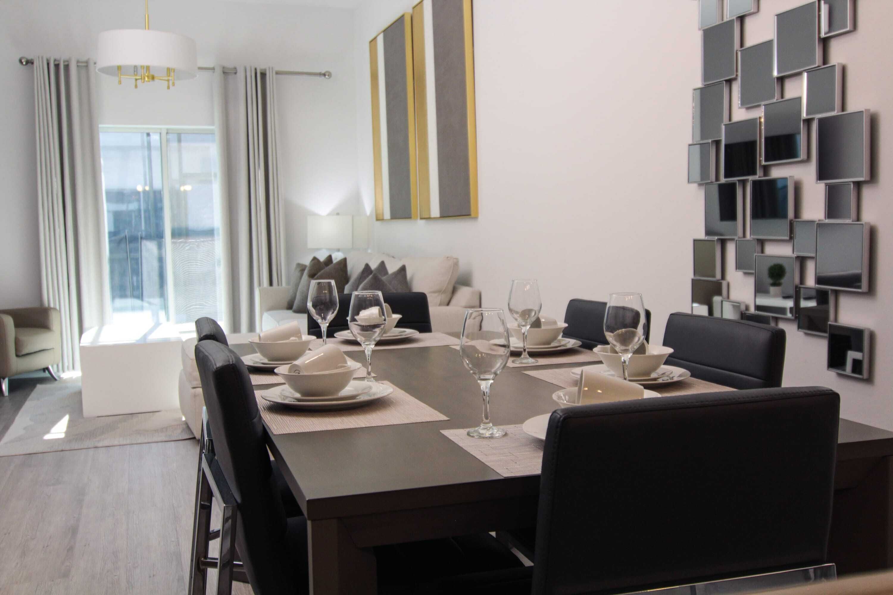 Serenity Townhouse! Private Pool and Pet-Friendly