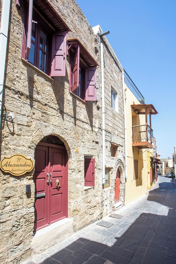 Front of property - Rodos Old Town Authentic Stone House (Rhodes)