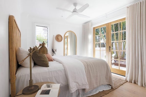 1 habitación, tabla de planchar con plancha, wifi gratis y ropa de cama 