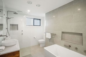 Bathroom - The ultimate peaceful beachside escape for a couple or holiday makers. (Ballina Shire)