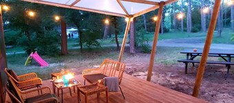 Cozy Chalet w terrace in the Middle of the Forest in Veluwe