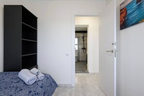 3 Schlafzimmer, BĂŒgeleisen/BĂŒgelbrett, kostenloses WLAN, BettwĂ€sche
