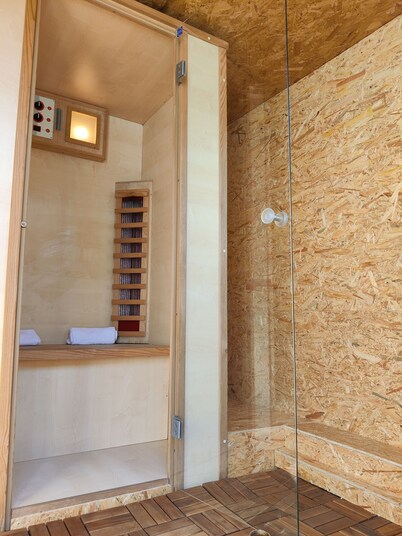 Paloma Chalet with Sauna - Relaxing Nature Escape by Lauwersmeer Park