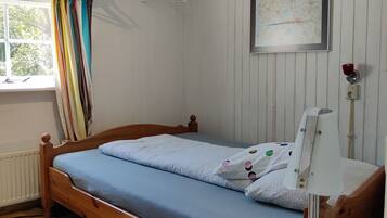 2 bedrooms, free WiFi, bed sheets, wheelchair access