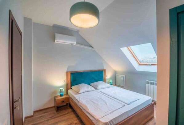 1 bedroom, iron/ironing board, free WiFi, bed sheets