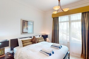 4 bedrooms, desk, iron/ironing board, free WiFi
