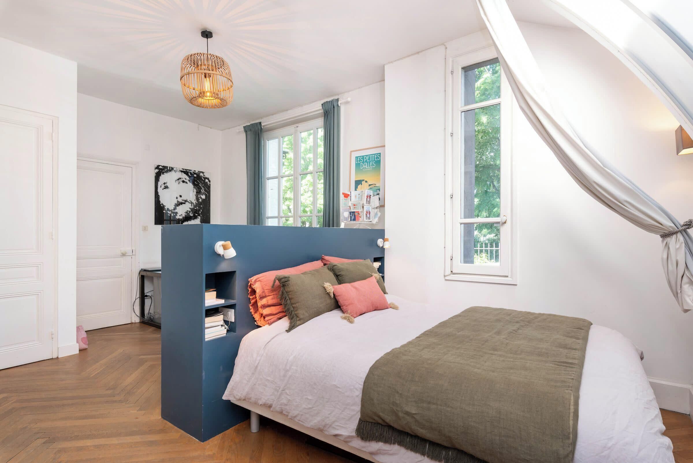 5 slaapkamers, een strijkplank/strijkijzer, reisbedje, wifi