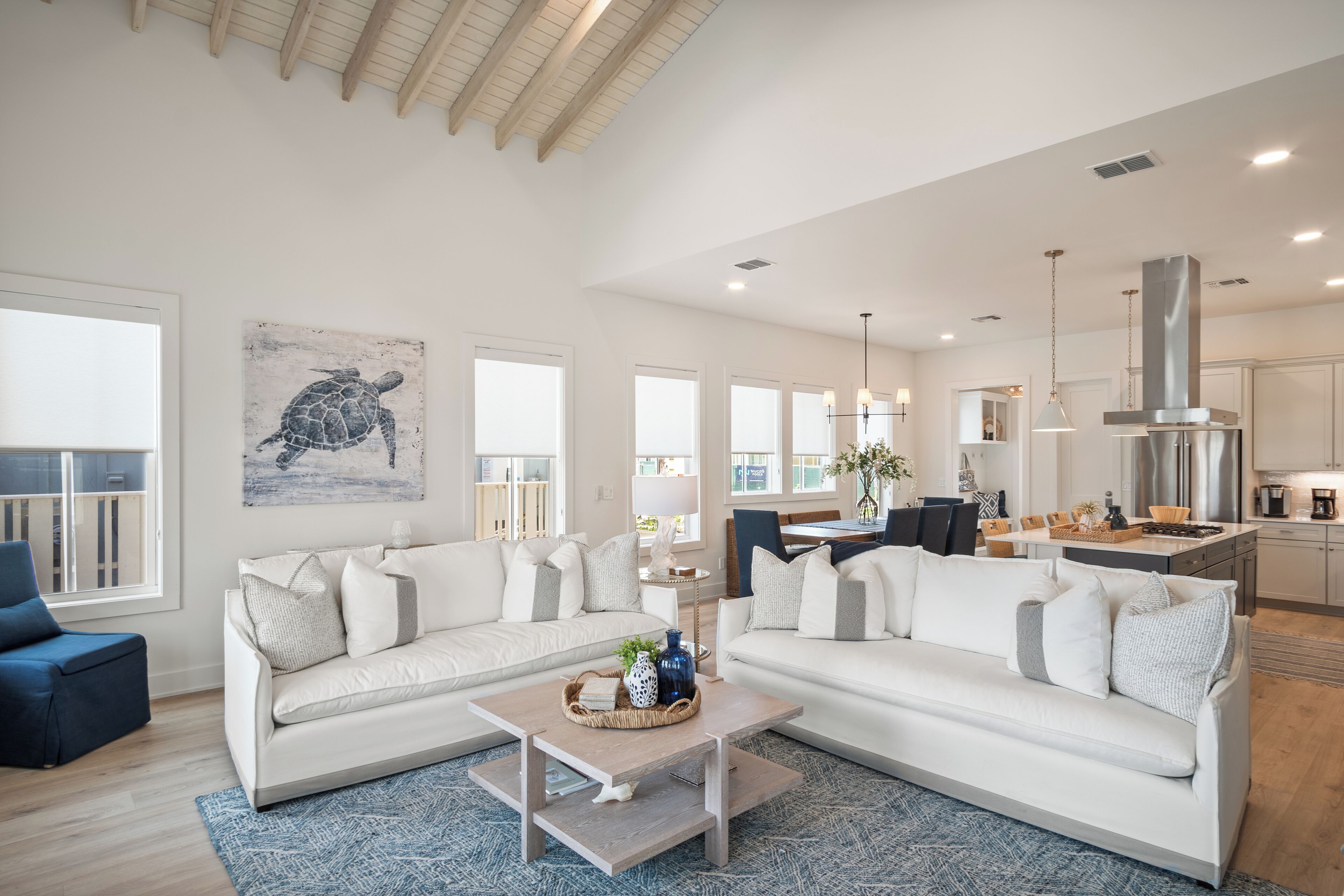 Smart TV, DVD player, livros, videoteca