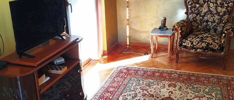 House | 2 bedrooms, soundproofing, Internet