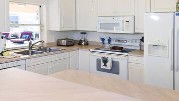 Villa | 3 bedrooms, Internet