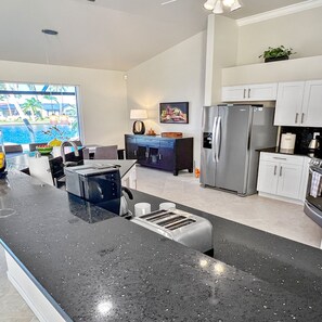 Villa - Rosegarden - Pool Spa and Perfect Water View (Cape Coral)