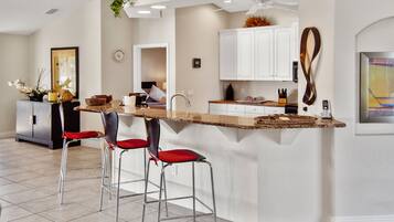 Villa | 3 bedrooms, Internet