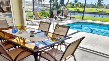 Villa | 4 bedrooms, Internet