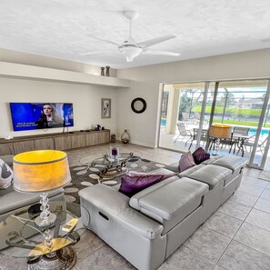 Villa | 4 bedrooms, Internet - Timeout -south Facing With Large Terrace and Pool (Cape Coral)