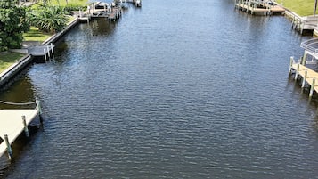 Villa | 4 bedrooms, Internet